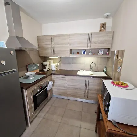 Confort 2 Pièces Pour 4 Pers, Châtelaillon-plage, Parking - Fr-1-706-4 *