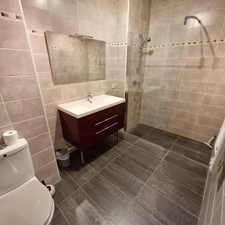 Confort 2 Pieces Pour 4 Pers, Chatelaillon-plage, Parking - Fr-1-706-4 Apartmán *