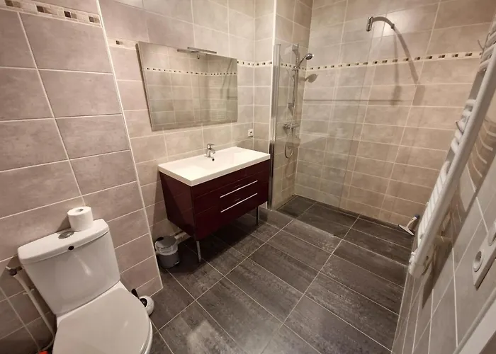 Confort 2 Pieces Pour 4 Pers, Chatelaillon-plage, Parking - Fr-1-706-4 Apartment *